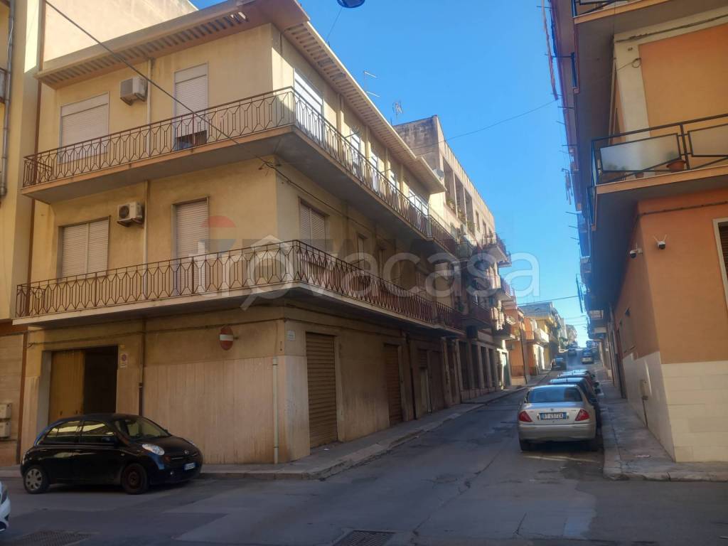 casa indipendente in vendita a Vittoria