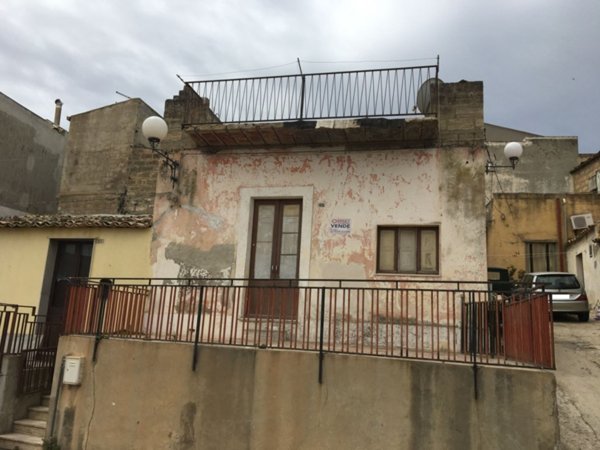 casa indipendente in vendita a Vittoria