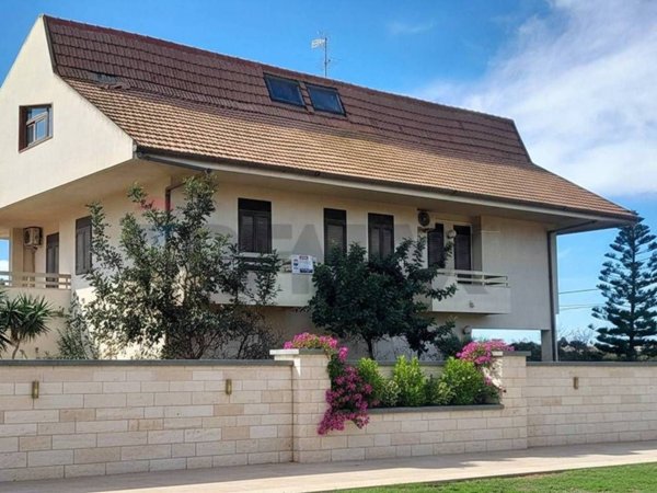 casa indipendente in vendita a Vittoria