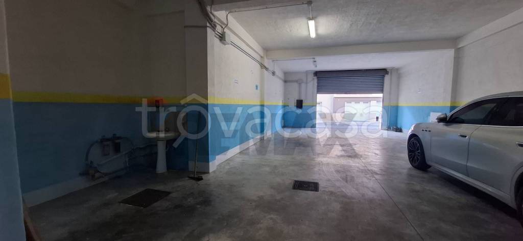 negozio in vendita a Vittoria