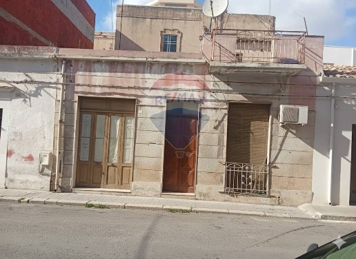 casa indipendente in vendita a Vittoria