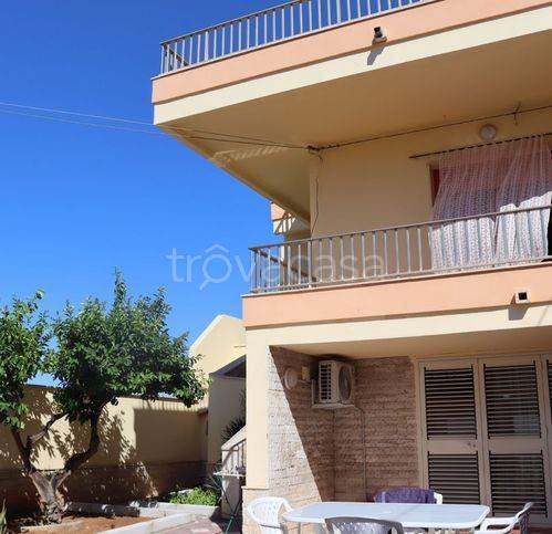 casa indipendente in vendita a Vittoria in zona Scoglitti