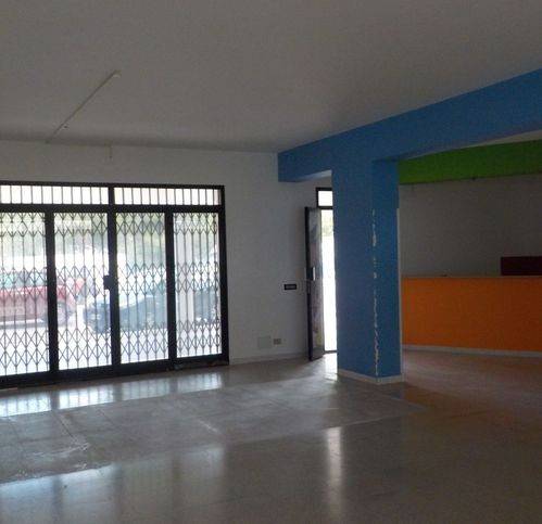 negozio in vendita a Vittoria