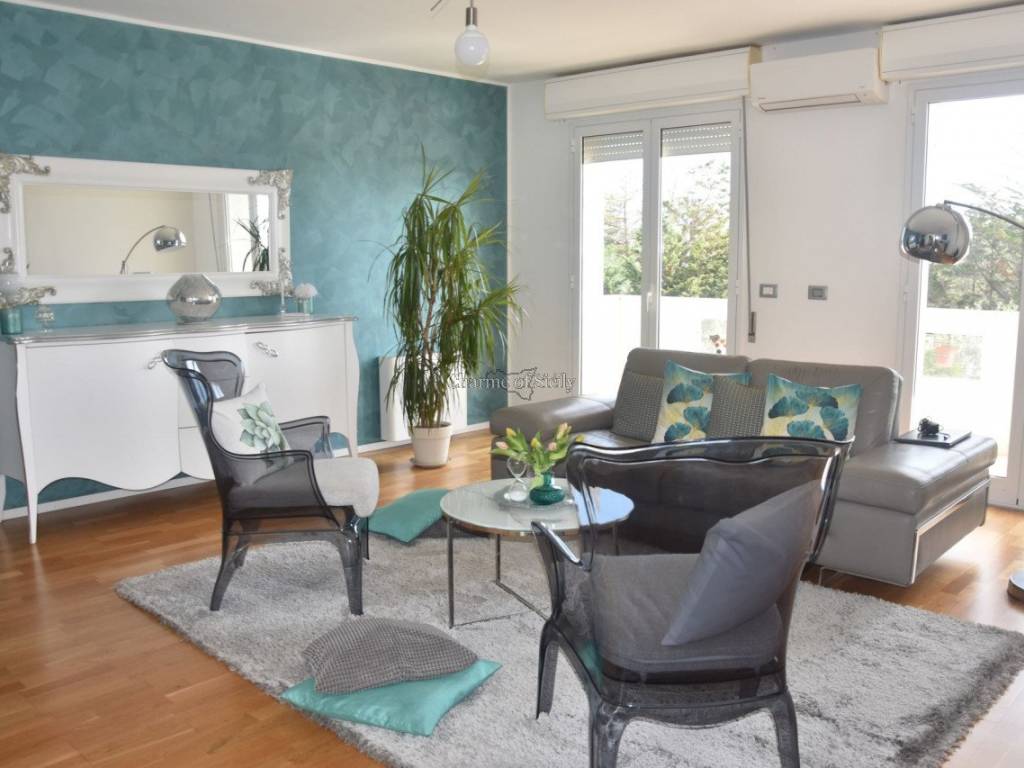 casa indipendente in vendita a Vittoria in zona Scoglitti