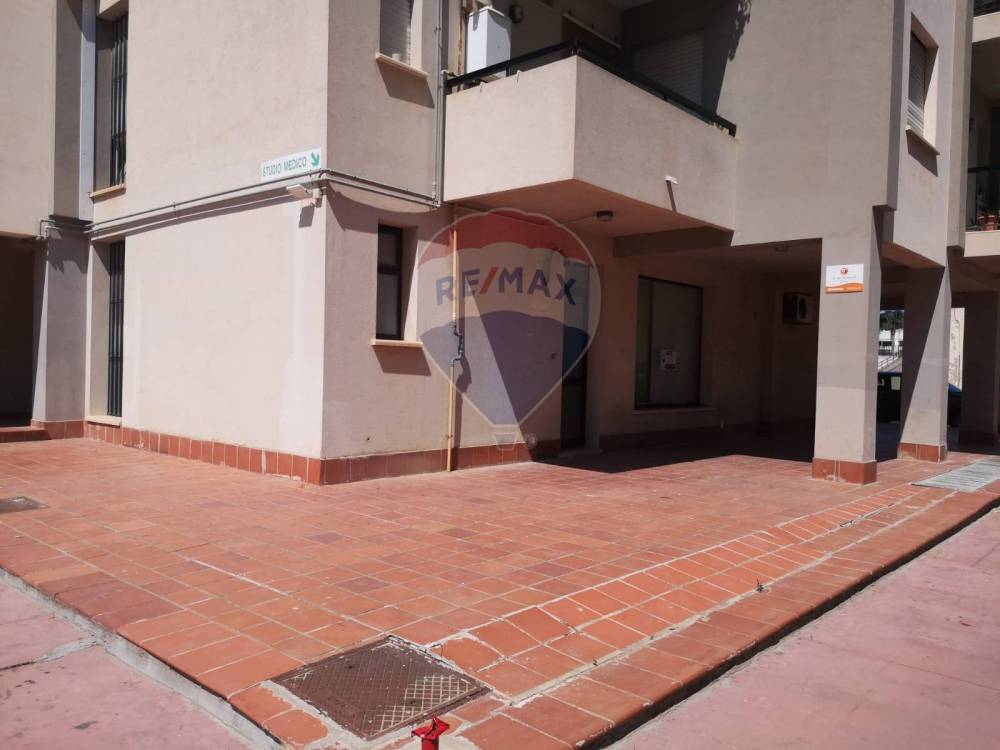 locale commerciale in vendita a Vittoria