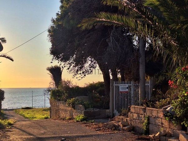 casa indipendente in vendita a Vittoria