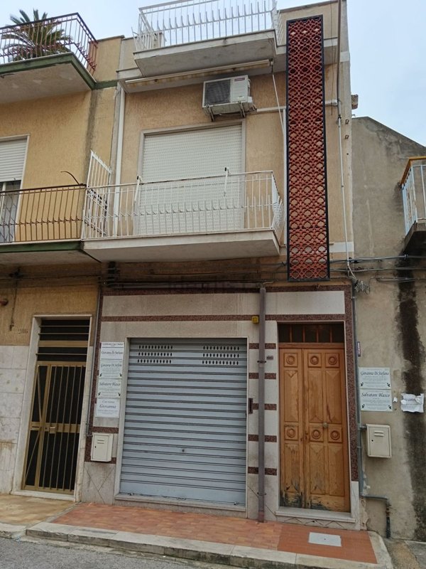 casa indipendente in vendita a Vittoria