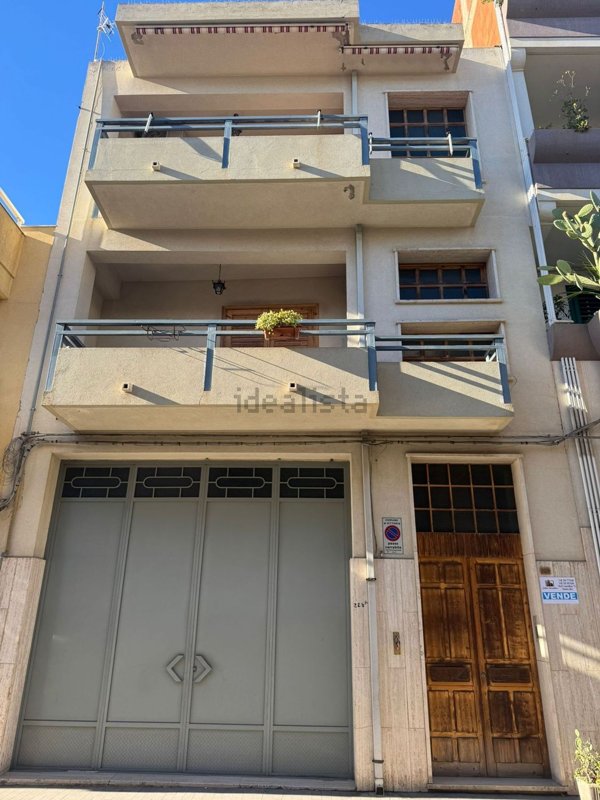 pentavano in vendita a Vittoria