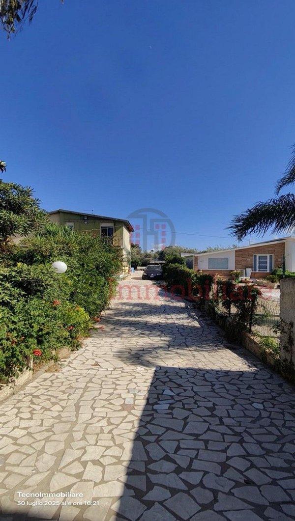 terreno edificabile in vendita a Vittoria in zona Scoglitti