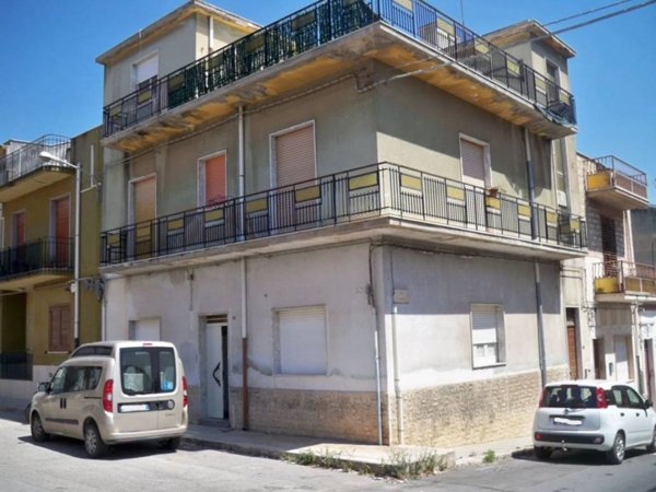 intera palazzina in vendita a Vittoria