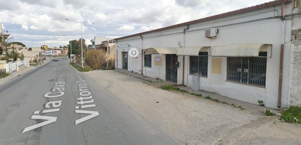 locale commerciale in vendita a Vittoria