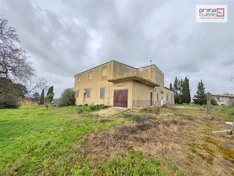 casa indipendente in vendita a Vittoria