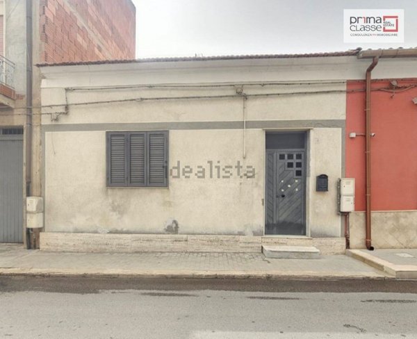 casa indipendente in vendita a Vittoria