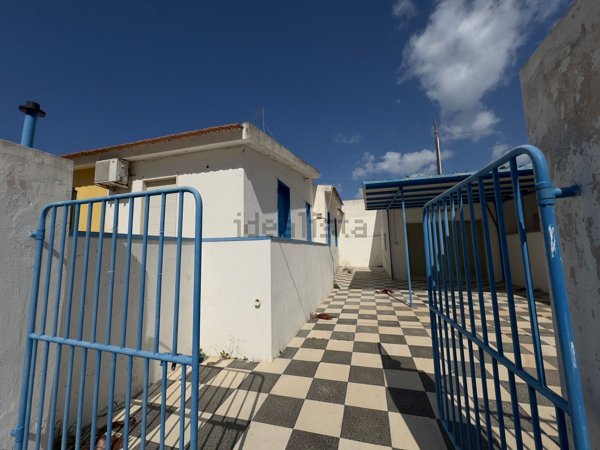 casa indipendente in vendita a Vittoria in zona Scoglitti