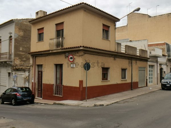 casa indipendente in vendita a Vittoria