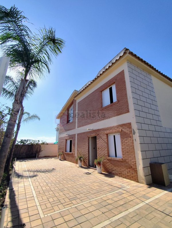 casa indipendente in vendita a Vittoria in zona Scoglitti