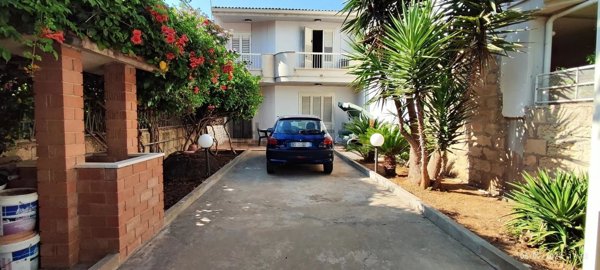 casa indipendente in vendita a Vittoria in zona Scoglitti