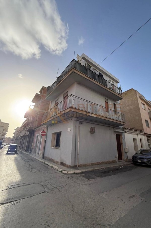 casa indipendente in vendita a Vittoria