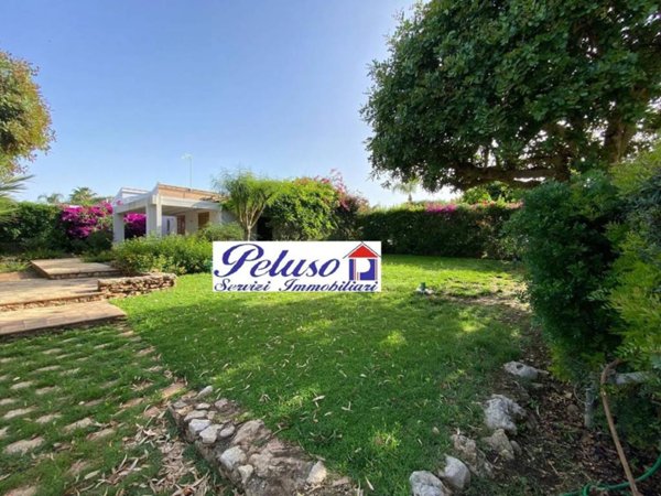 casa indipendente in vendita a Vittoria