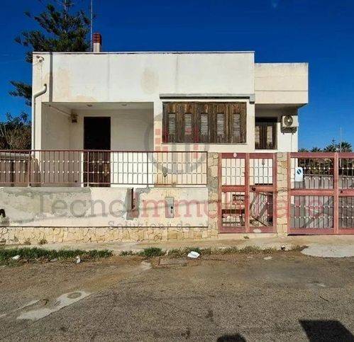 casa indipendente in vendita a Vittoria