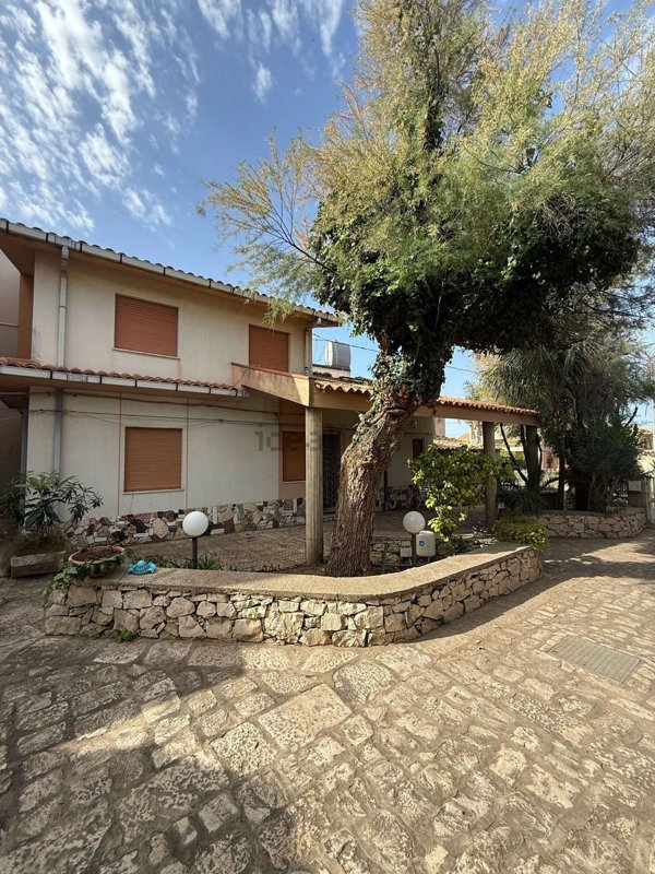 casa indipendente in vendita a Vittoria in zona Scoglitti