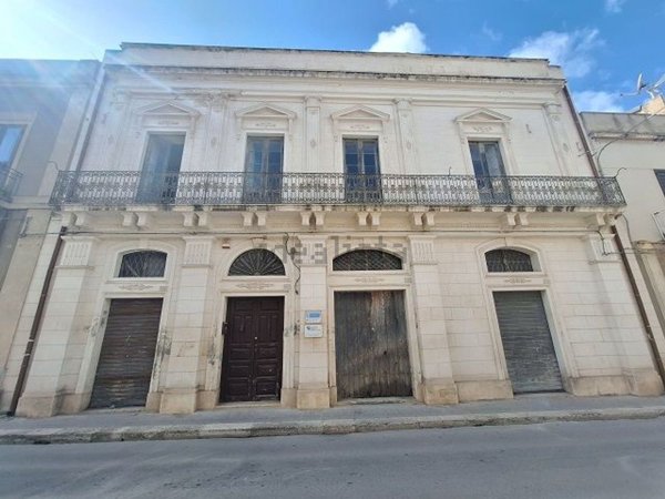 casa indipendente in vendita a Vittoria