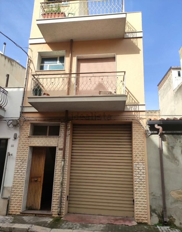 casa indipendente in vendita a Vittoria