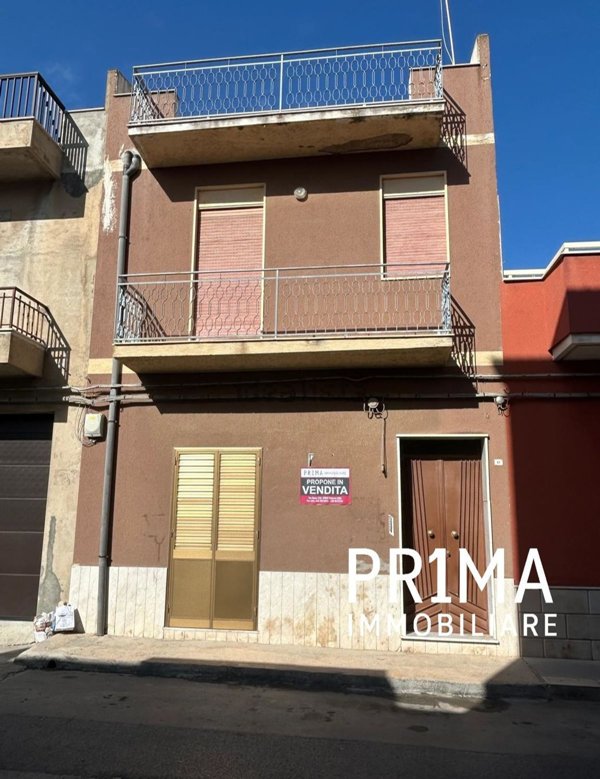 casa indipendente in vendita a Vittoria