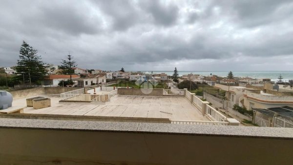 appartamento in vendita a Vittoria in zona Scoglitti