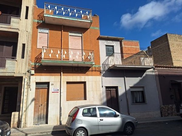 casa indipendente in vendita a Vittoria