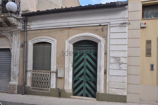 casa indipendente in vendita a Vittoria