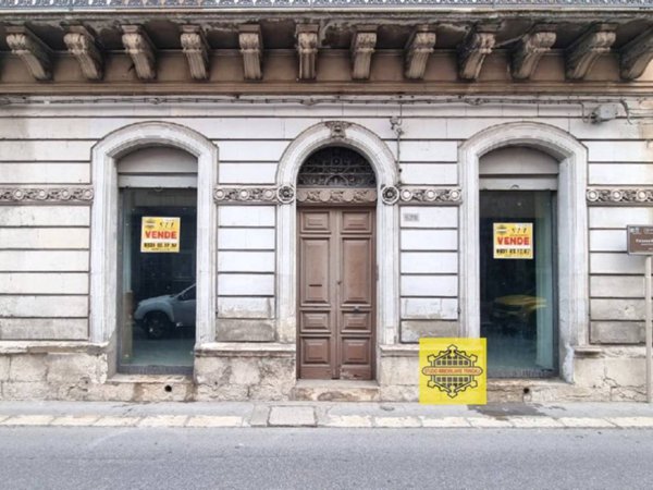 intera palazzina in vendita a Vittoria