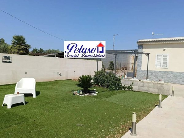 casa indipendente in vendita a Vittoria