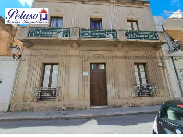 casa indipendente in vendita a Vittoria