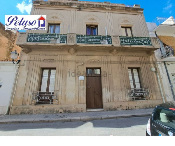 casa indipendente in vendita a Vittoria