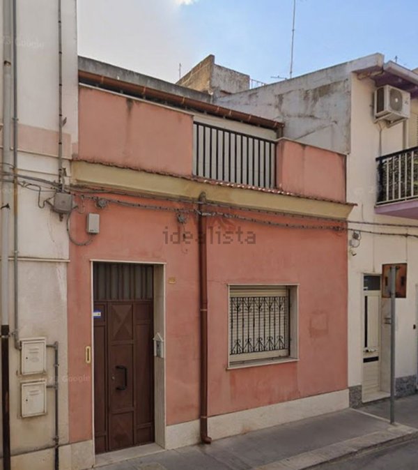 casa indipendente in vendita a Vittoria