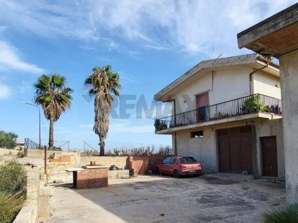 appartamento in vendita a Vittoria in zona Scoglitti