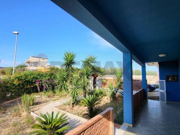 casa indipendente in vendita a Vittoria in zona Scoglitti