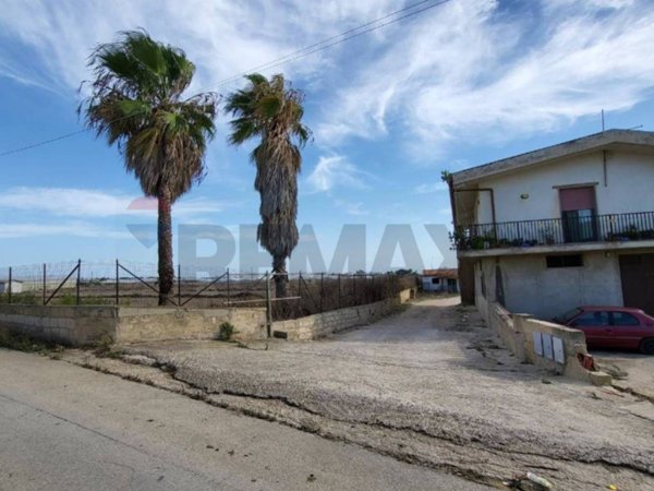 appartamento in vendita a Vittoria in zona Scoglitti