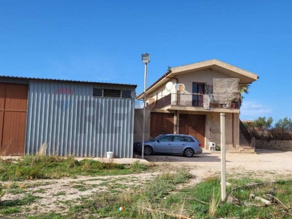 appartamento in vendita a Vittoria in zona Scoglitti
