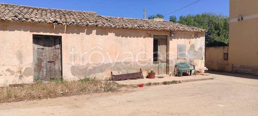 appartamento in vendita a Vittoria in zona Scoglitti