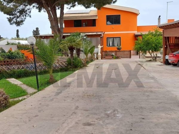 casa indipendente in vendita a Vittoria in zona Scoglitti