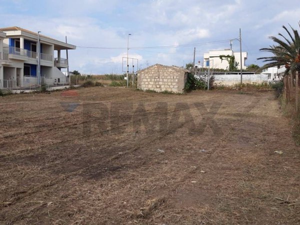 terreno edificabile in vendita a Vittoria in zona Scoglitti