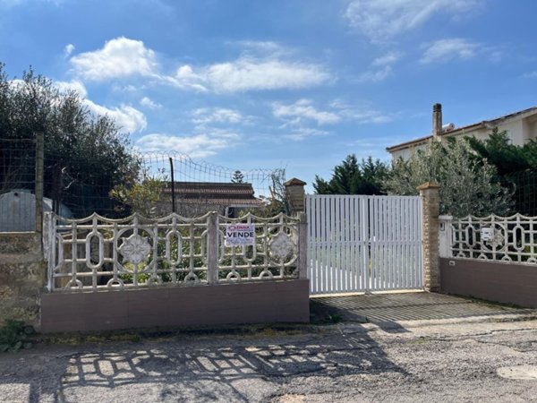 casa indipendente in vendita a Vittoria in zona Scoglitti