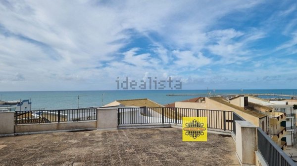appartamento in vendita a Vittoria in zona Scoglitti