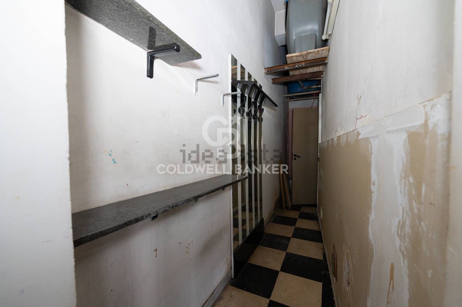 locale commerciale in vendita a Vittoria