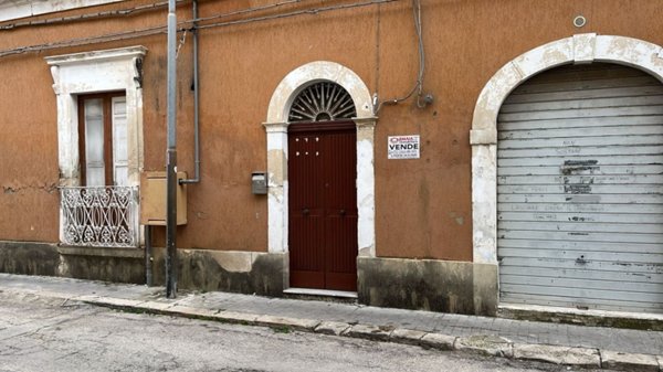 casa indipendente in vendita a Vittoria