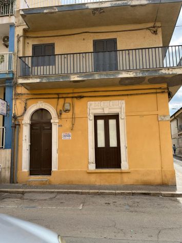 casa semindipendente in vendita a Vittoria in zona Scoglitti