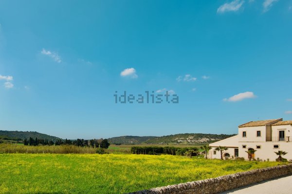 casa indipendente in vendita a Vittoria