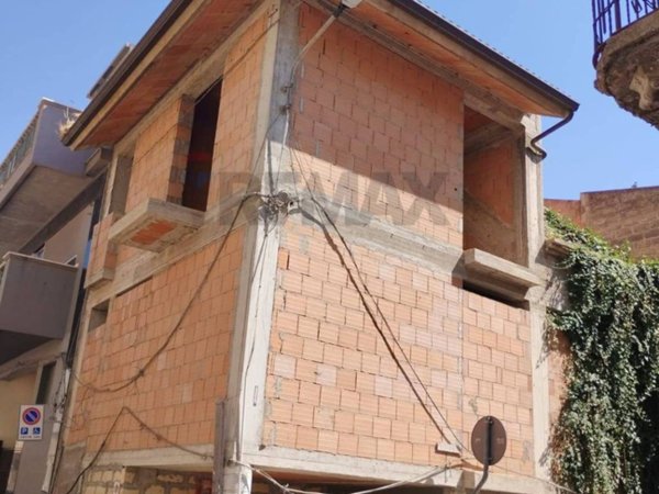 casa indipendente in vendita a Vittoria